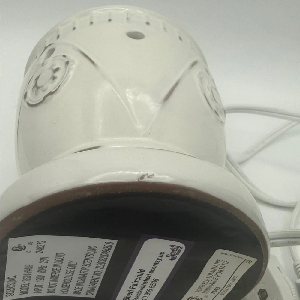 Scentsy Hampton Full Size wax warmer retired works